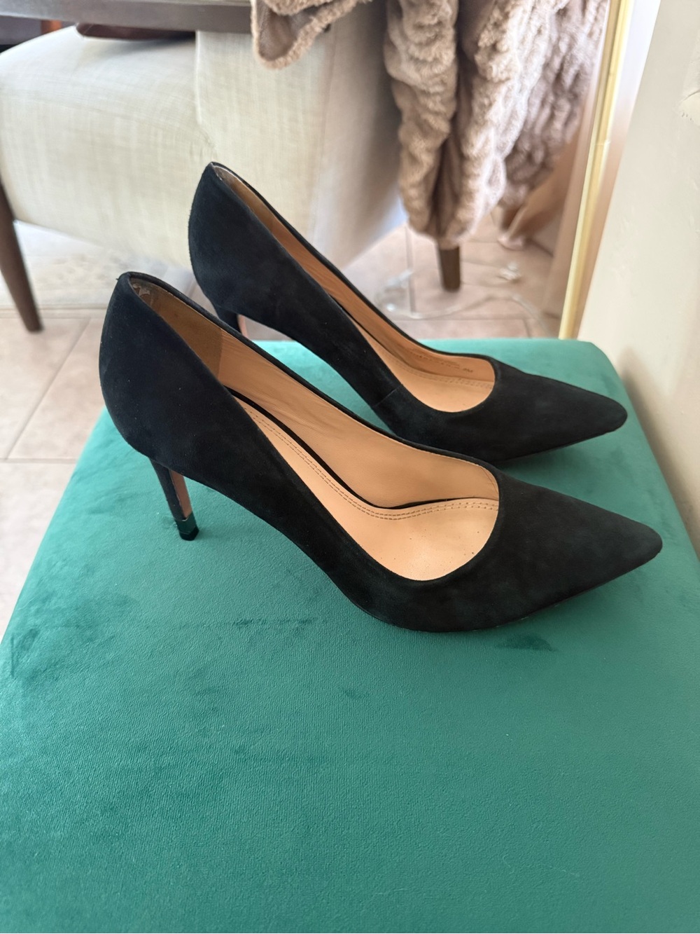 Tory Burch Classic Black Suede Pointed-Toe Pumps 3.5” heels heel plaque